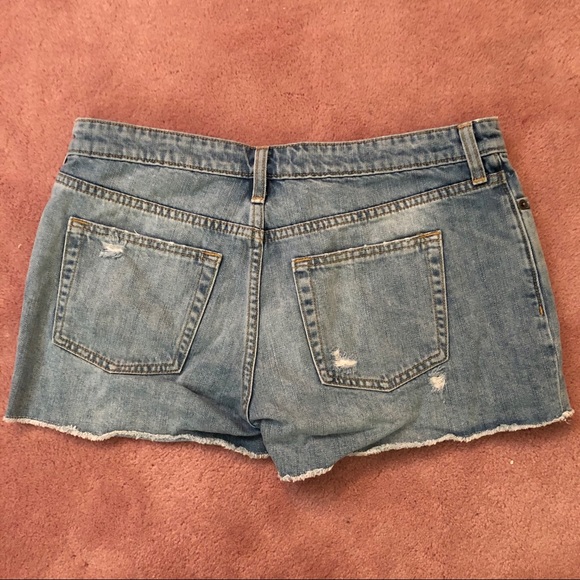 Gap Sexy Boyfriend Short - Picture 2 of 3